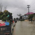 Jalur Sampang dan Bangkalan Banjir, Jalan Nasional Madura Lumpuh Total Lebih Dari 12 Jam