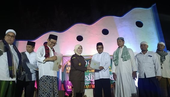 Kemenag Dan Jaksa Se-Jawa Timur Gelar Perayaan Maulid Nabi Muhammad SAW Dengan Bershalawat Bersama Di Probolinggo