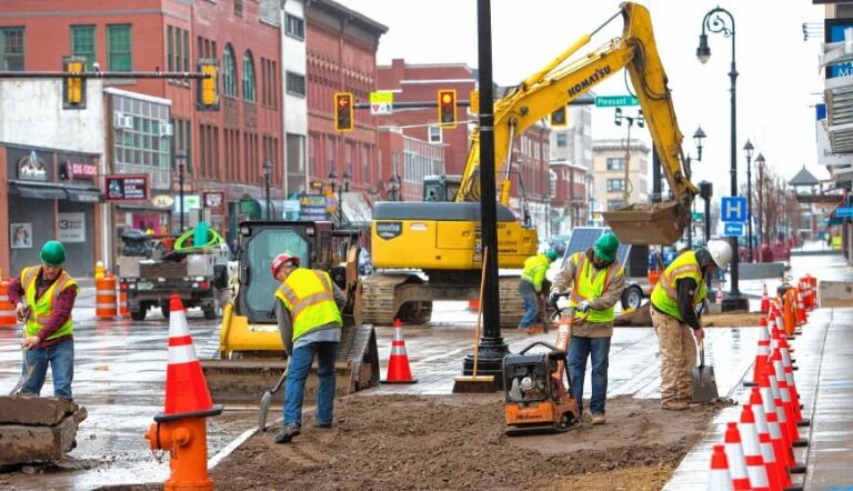 Benefits Of Enrolling Flaggers Into A Traffic Control Management System