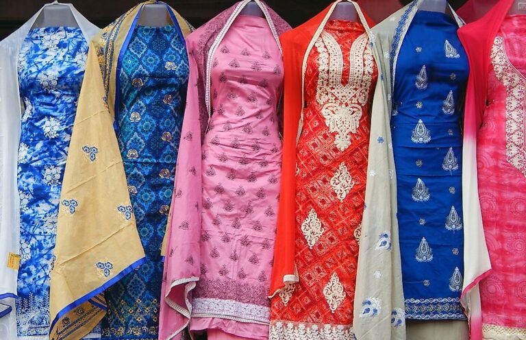 Pakistani Clothes: Tradition, Elegance, and Contemporary Style