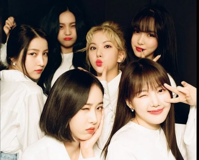 GFRIEND Rayakan Ulang Tahun Debut ke-10 dengan Tur Dunia