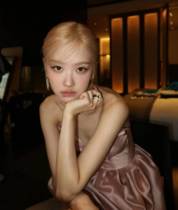 Rosé BLACKPINK Raih Sertifikasi Emas BRIT Pertama di Inggris Raya!