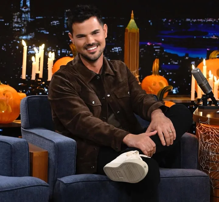 Taylor “Twilight” Lautner Bakal Bintangi Serial Bertema Serigala