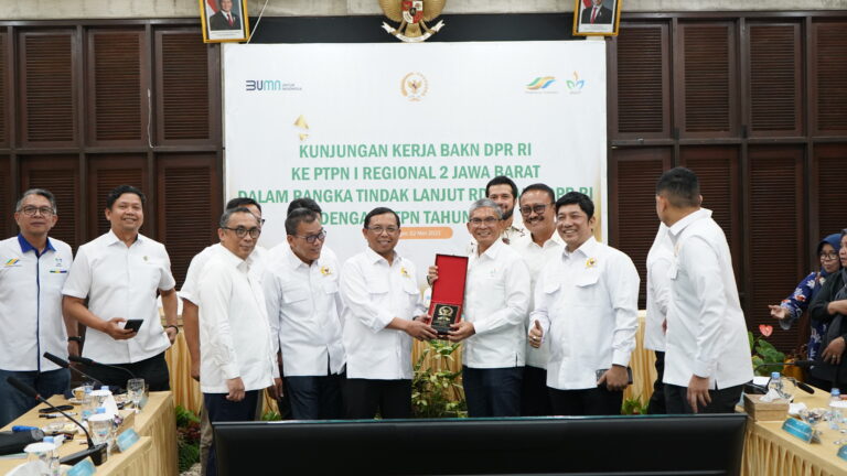 BAKN DPR RI dan PTPN I Hijaukan Puncak Bogor Melalui Program Tanam Sejuta Pohon