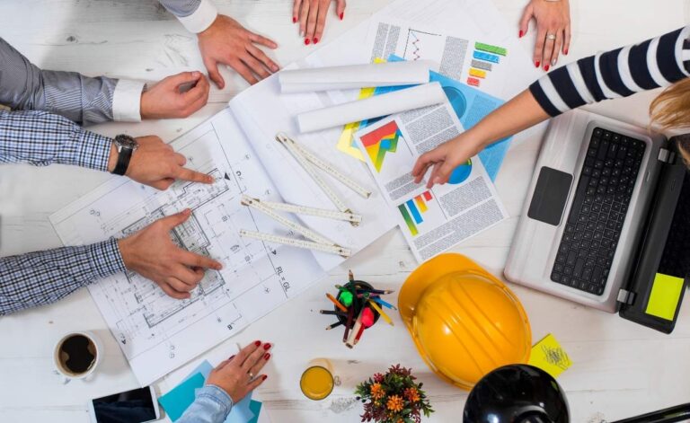 How Do General Contractors Manage Project Timelines?