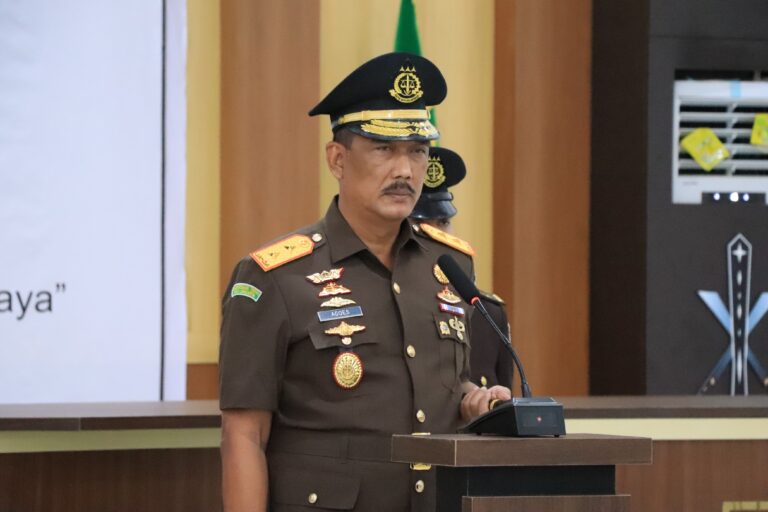Kajati Agoes SP Pimpin Upacara Hari Lahir Pancasila Di Aula Sasana Adhyaksa Kejaksaan Tinggi Maluku