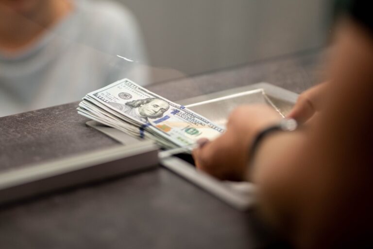 What Tourists Should Know to Get the Best Exchange Rates in Vilnius?