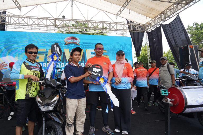 Gowes, Senam dan UMKM: Korem 084/Bhaskara Jaya, Satukan Olahraga dan Kebersamaan Warga Surabaya