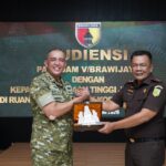 Pangdam V/Brawijaya Tegaskan Komitmen Sinergi TNI dan Kejaksaan Jaga Stabilitas Wilayah Jawa Timur
