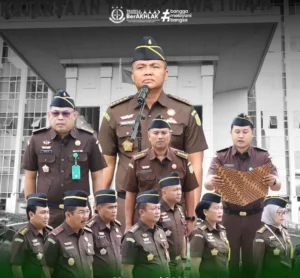 Pimpin Apel Pagi, Asintel Kejati Jatim: Menjaga Kepercayaan Publik Dimulai Dari Diri Sendiri