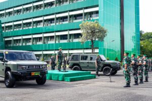 Pangdam V/Brawijaya Serahkan 43 Ranmor Taktis Pengadaan Kemhan RI Perkuat Operasional