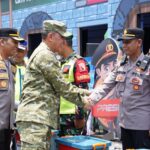 Kapolri Tinjau Terminal Purabaya Didampingi Pangdam V/Brawijaya Pastikan Keamanan Mudik Lebaran dan Kesiapan Transportasi Nasional