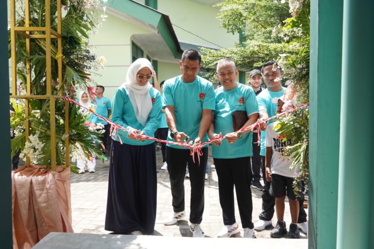Danrem 084/Bhaskara Jaya Resmikan Lapangan Padel