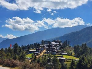 Travel Guide for Bhutan: A Simple Journey to the Land of Happiness