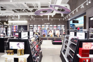 How Do Beauty Supply Stores Stock Trendy Products?