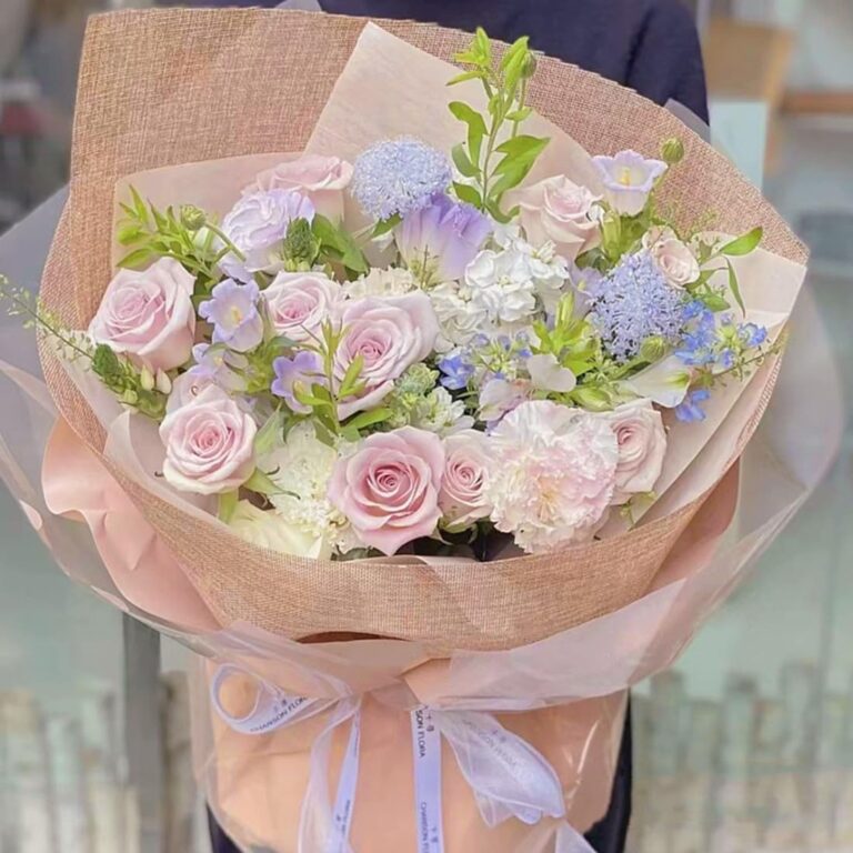 Flower Bouquet Paper Elegant Packaging for Modern Floral Branding