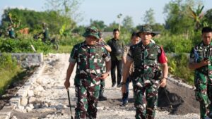‎Brigjen TNI Kohir Menyapa Jalan Masa Depan Petani Slempit