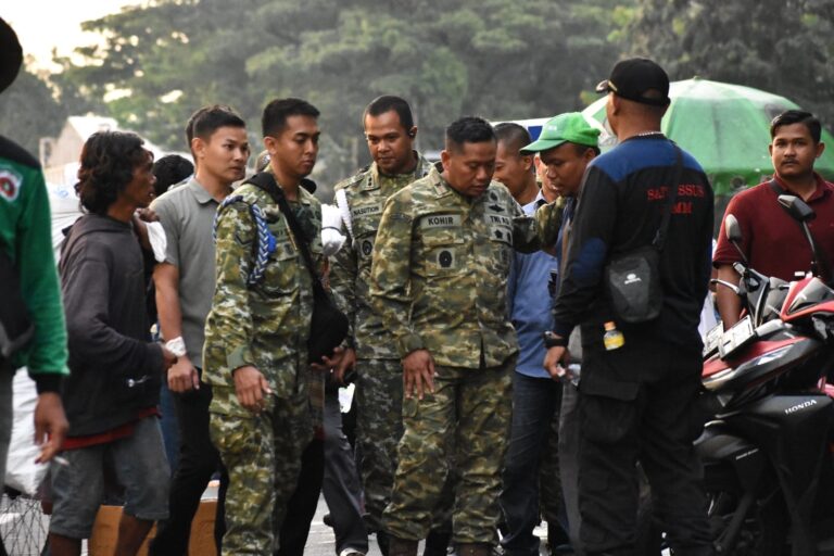 Momen Haru Jenderal Bintang Satu: Brigjen TNI Kohir Teringat Perjuangan Jualan Es Dulu Saat Temui PKL di May Day