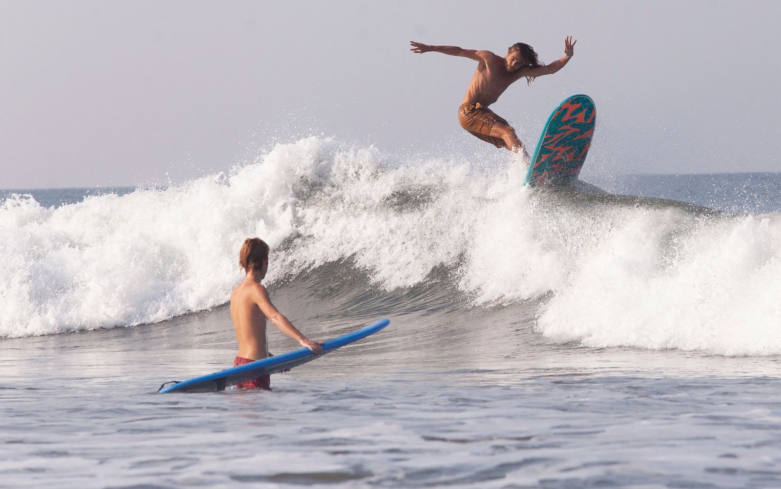 Surf on Your Terms: Why Flexible Surf Packages Goa Are a Game Changer