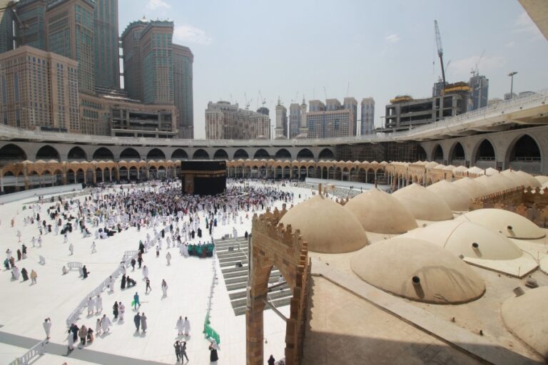 What Are the Benefits of Choosing a September Umrah Package?