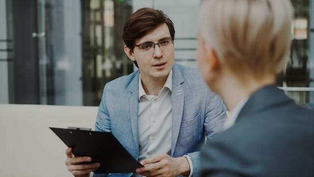 HR Management Services vs In-House HR: Which Is Better?