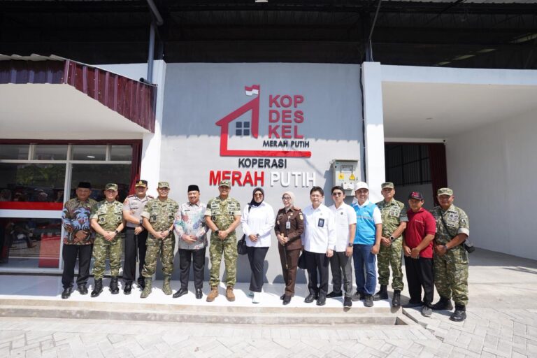 Kasdam V/Brawijaya Tinjau Operasional Koperasi Desa Merah Putih di Jombang Perkuat Ketahanan Ekonomi Masyarakat