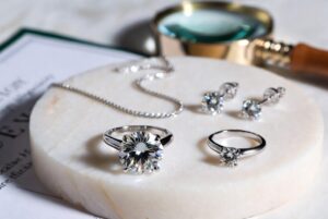 The Complete Guide to Buying Lab Grown Diamond Jewellery